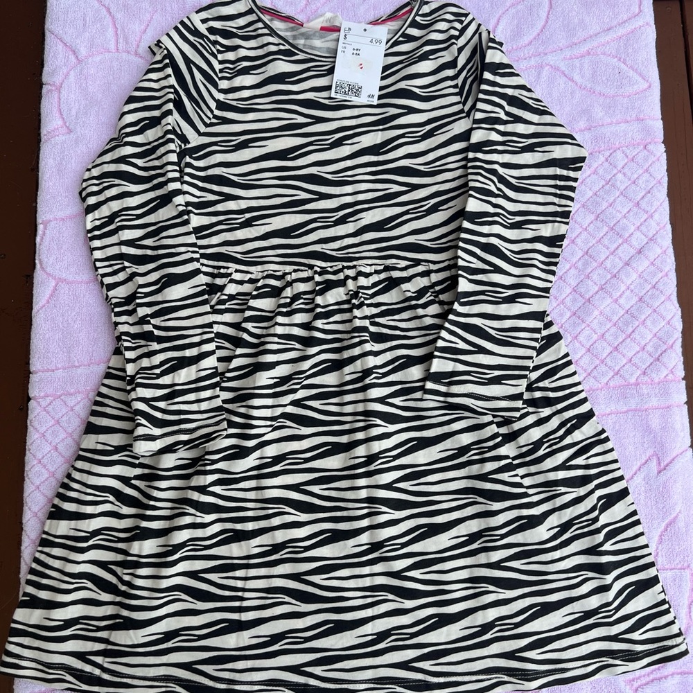 H&M BLACK/WHITE ZEBRA LONG SLEEVE 100% COTTON DRESS SIZE 6-8 Y